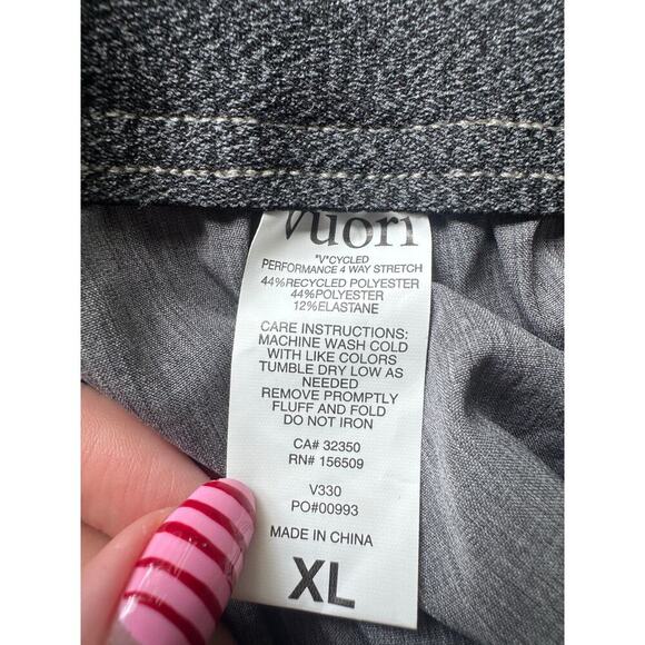 Vuori Banks Short Athletic Shorts Unlined Classic Fit Gray White Size XL - Picture 11 of 14